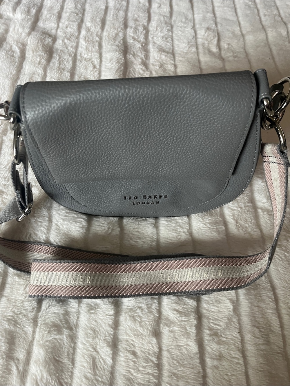 Ted Baker London Amali Leather Crossbody and Shoulder Gray Bag - Picture 4 of 12